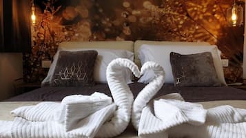 Comfort Triple Room, City View (6) | In-room safe, blackout curtains, soundproofing, iron/ironing board