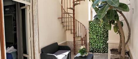 Dobbeltrom – deluxe, byutsikt (4) | Safe på rommet, blendingsgardiner, lydisolert og strykejern/-brett