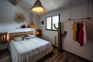 2 bedrooms, WiFi, bed sheets