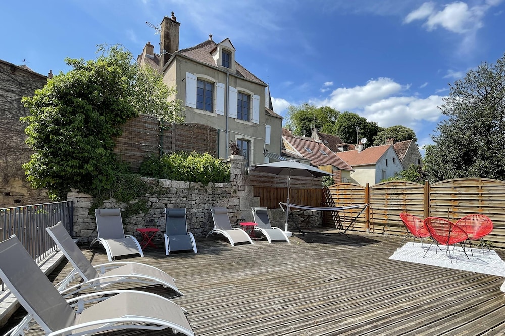 Montbard 3 Logements Pour Groupe 15 Personnes Maxi