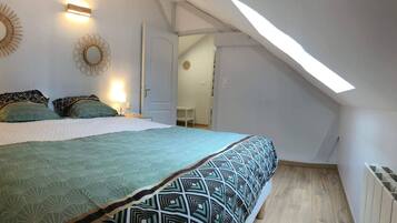 7 Schlafzimmer, Bügeleisen/Bügelbrett, Reisekinderbett, WLAN