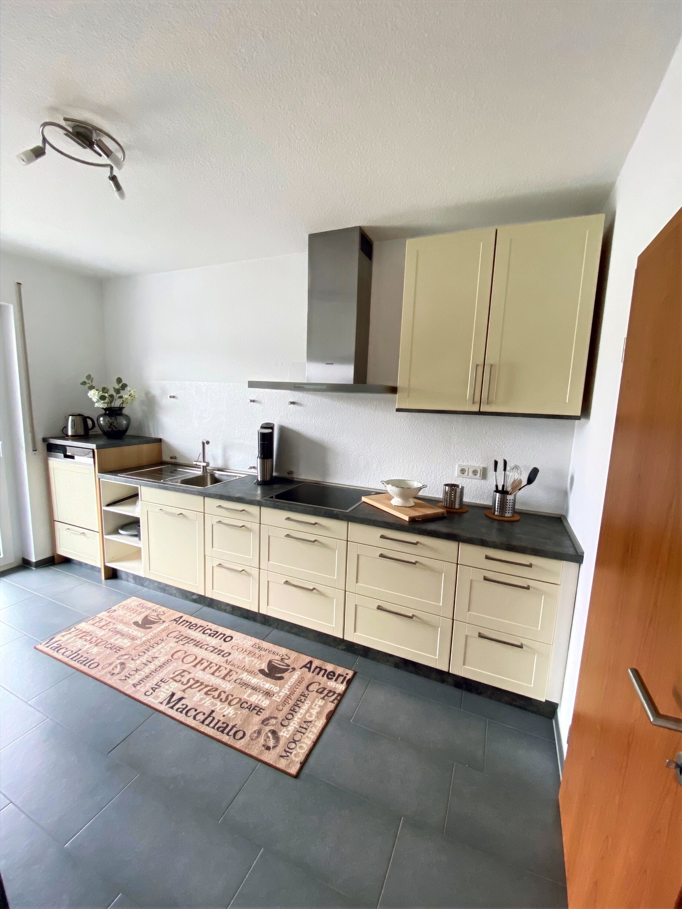 exclusive 120 m² holiday apartment on the banks of the Moselle in Schweich-Issel