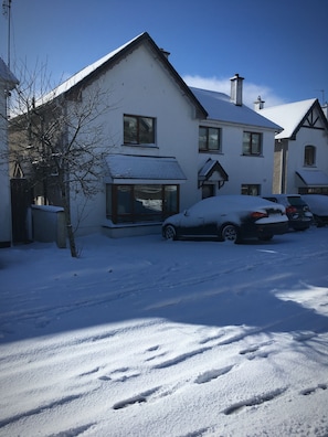 Front of property - Summer Cottage in Kinsale (Kinsale)