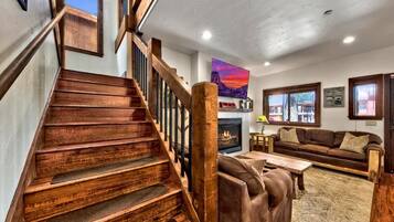 Smart TV, fireplace, foosball, stereo