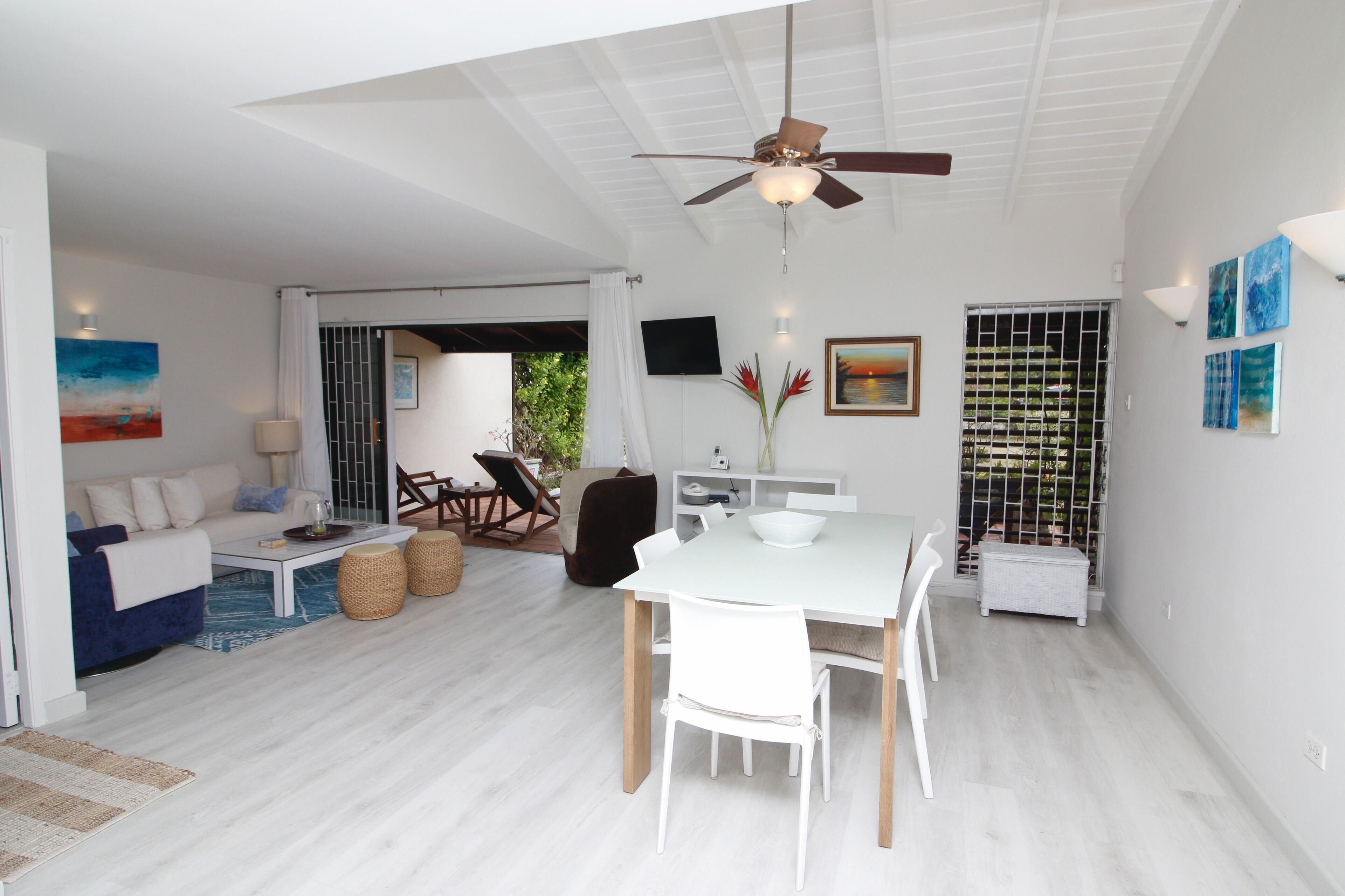 Garden Townhouse In Worthing - 10 Mins To Beaches, Dining, Boardwalk & Shops - Worthing