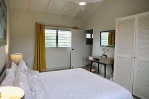 2 chambres, coffres-forts dans les chambres, bureau