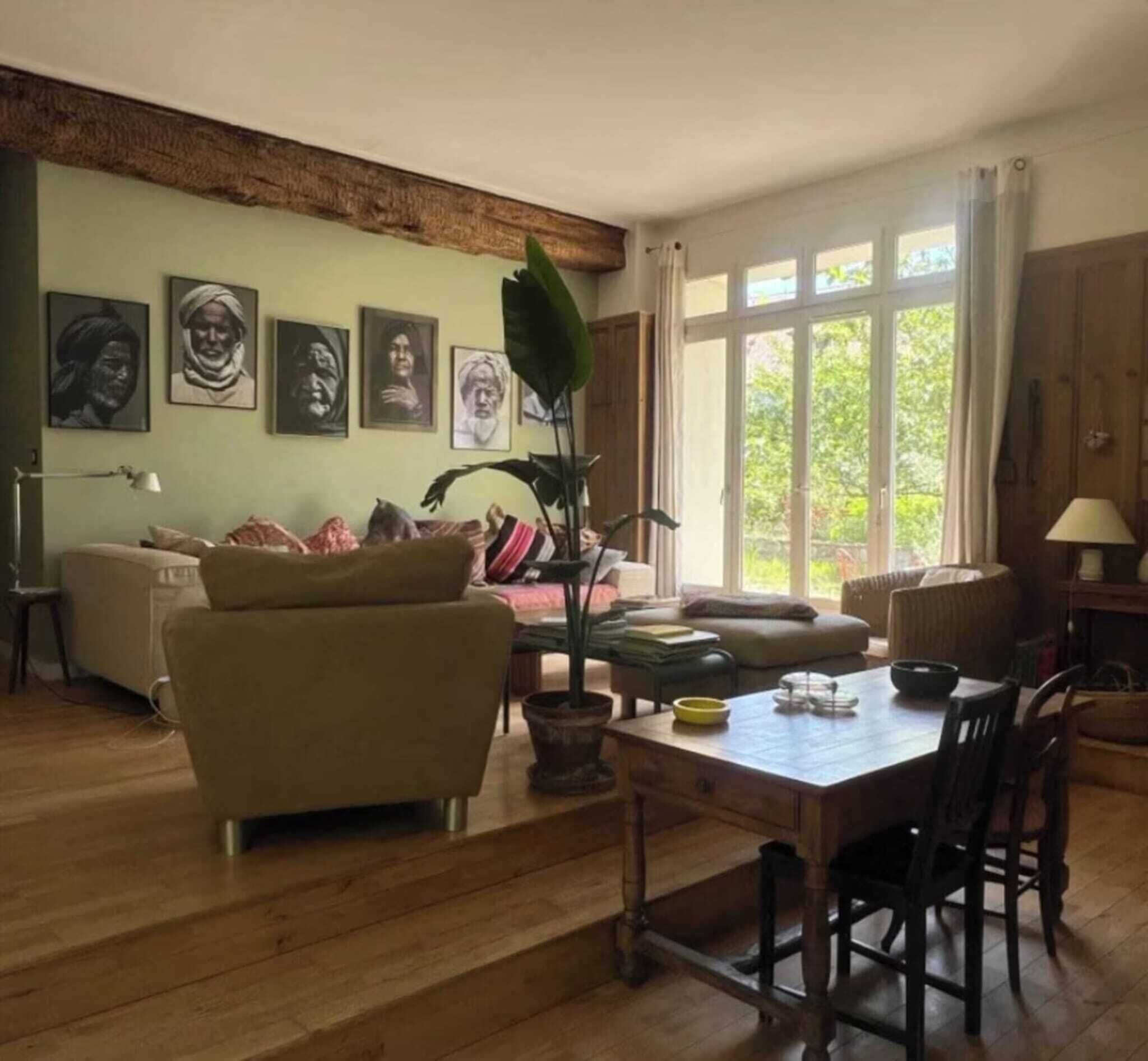 智能电视、壁炉、办公室