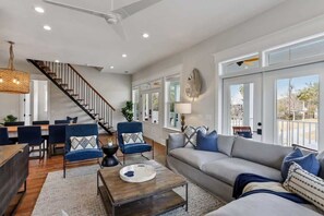 TV, Netflix, Hulu, streaming services