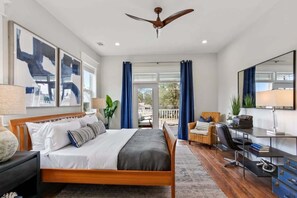 6 bedrooms, desk, iron/ironing board, WiFi