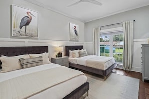 7 bedrooms, desk, iron/ironing board, travel cot