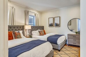 Unclassified image, 5 of 19, button