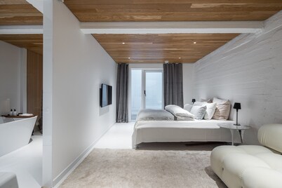 Lovely townhouse with own sauna at Kamppi