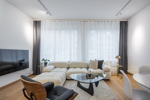 Smart TV y biblioteca musical 