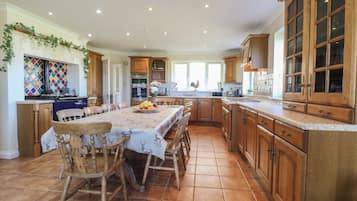 Cottage | Dining