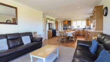 Cottage | Living area