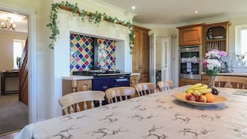 Cottage | Dining