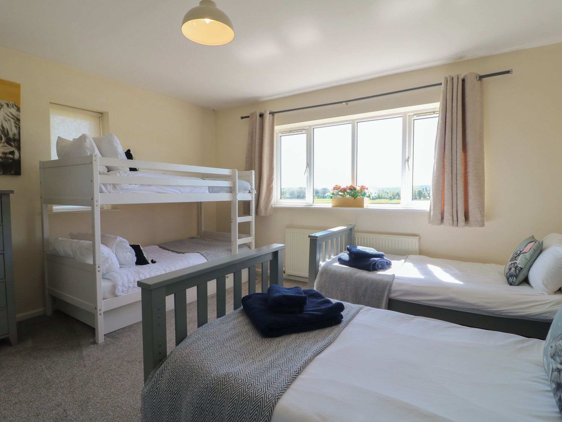 Cottage | 4 bedrooms, individually decorated, individually furnished, free WiFi