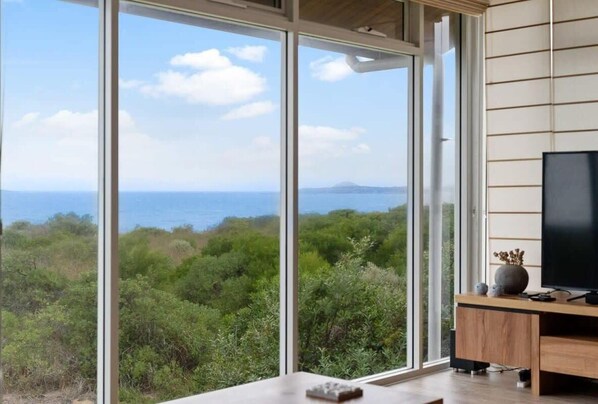 Interior - Chiton Breeze - Seagull Ave Hayborough (Hayborough)