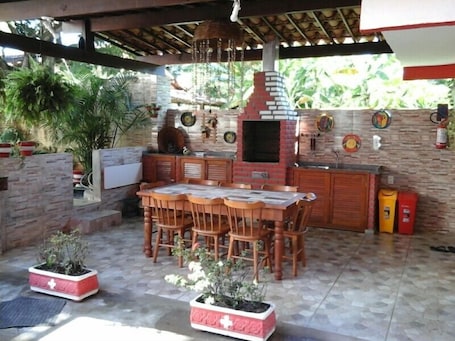 Área de parrillas y picnic