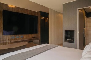 3 chambres, fer et planche à repasser, Wi-Fi, draps fournis