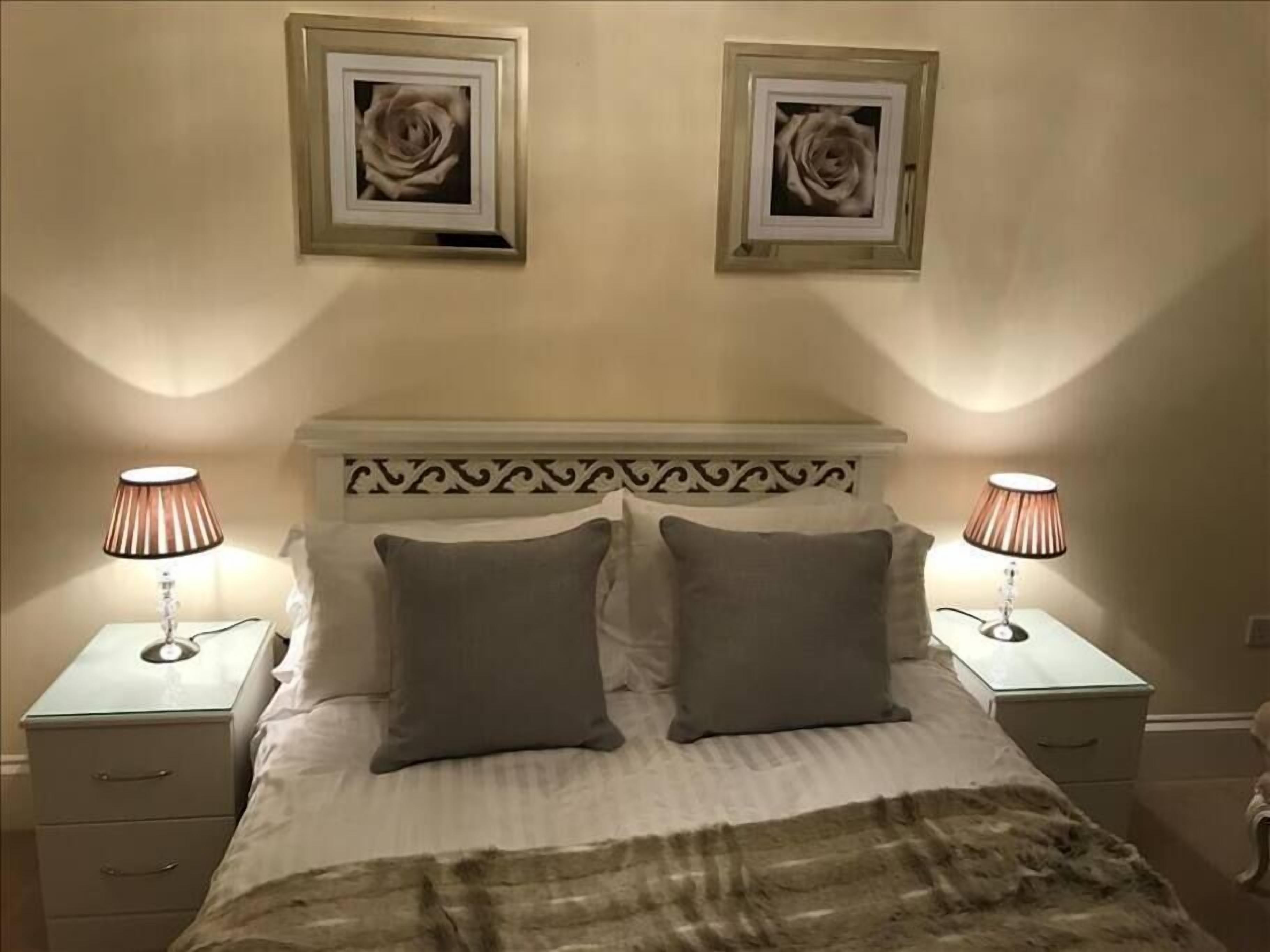 Apt 18, The Posting House