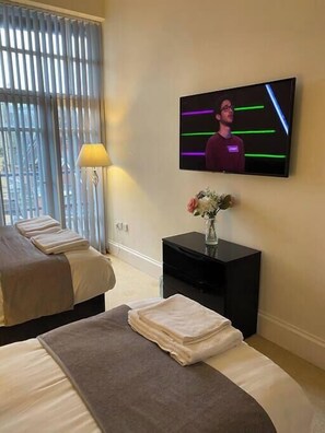 1 bedroom, desk, iron/ironing board, WiFi