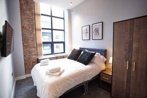 2 soverom, strykejern/-brett, wi-fi og sengetøy