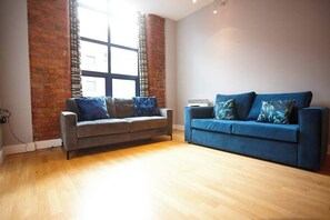 テレビ、書斎 / ワークスペース