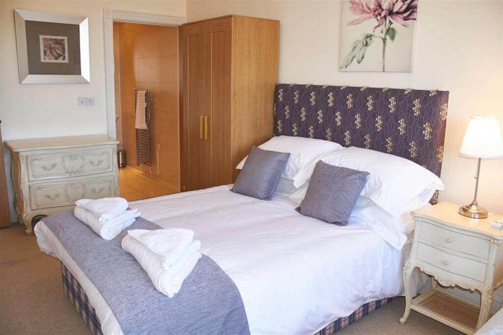 Apt 24 The Posting House