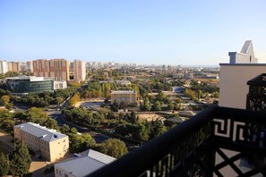 المنطقة المحيطة بالمنشأة