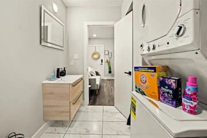 Interior - Greenville 1BR Apt | 10 Mins to Downtown And Ellum (Dallas)