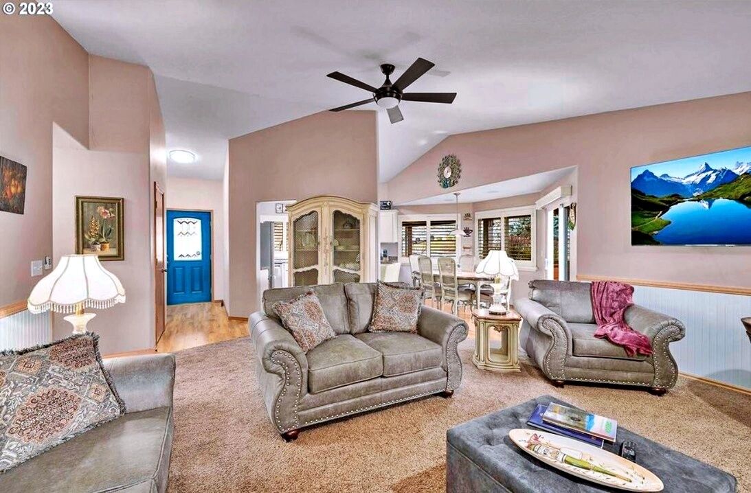 Sweet Diva- A Boutique Vacation Rental 3 Bedroom Bungalow by Redawning