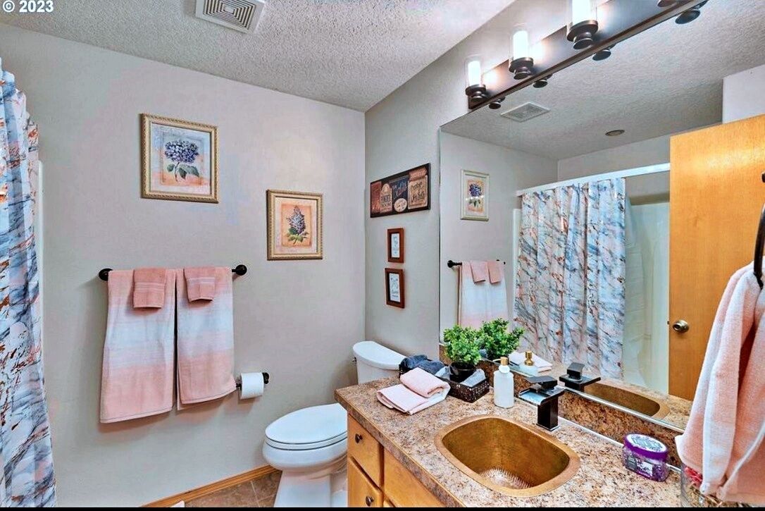 Sweet Diva- A Boutique Vacation Rental 3 Bedroom Bungalow by Redawning