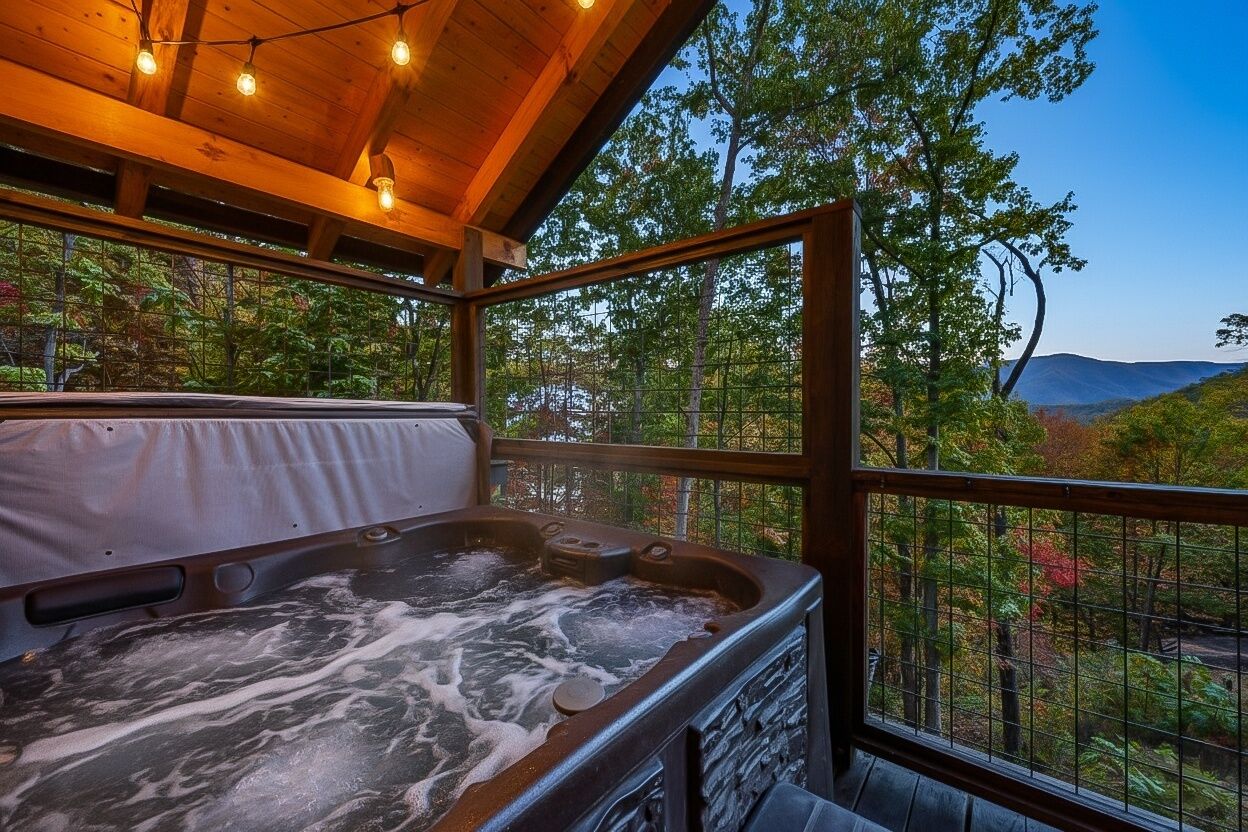 Cabin, 3 Bedrooms | Outdoor spa tub