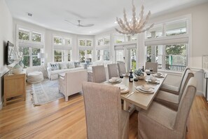 ハウス 3 ベッドルーム | レストラン