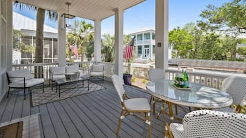House, 3 Bedrooms | Outdoor dining