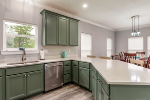 House, 5 Bedrooms | Private kitchen | Fridge, coffee/tea maker, toaster