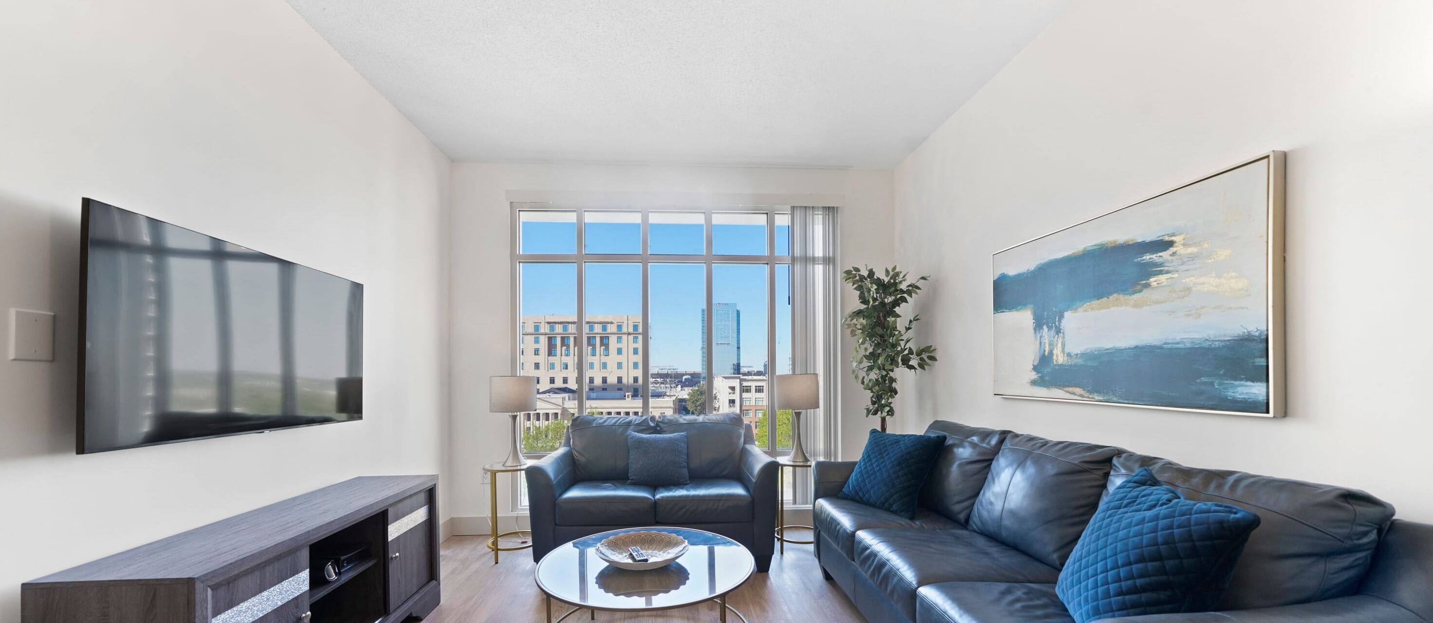 StaysByWalker CityCenter 3BR w/King Beds! 1340SqFt