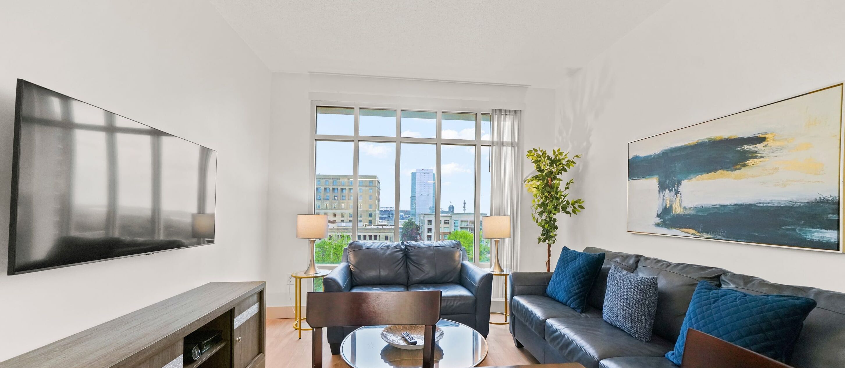 StaysByWalker CityCenter 3BR w/King Beds! 1340SqFt