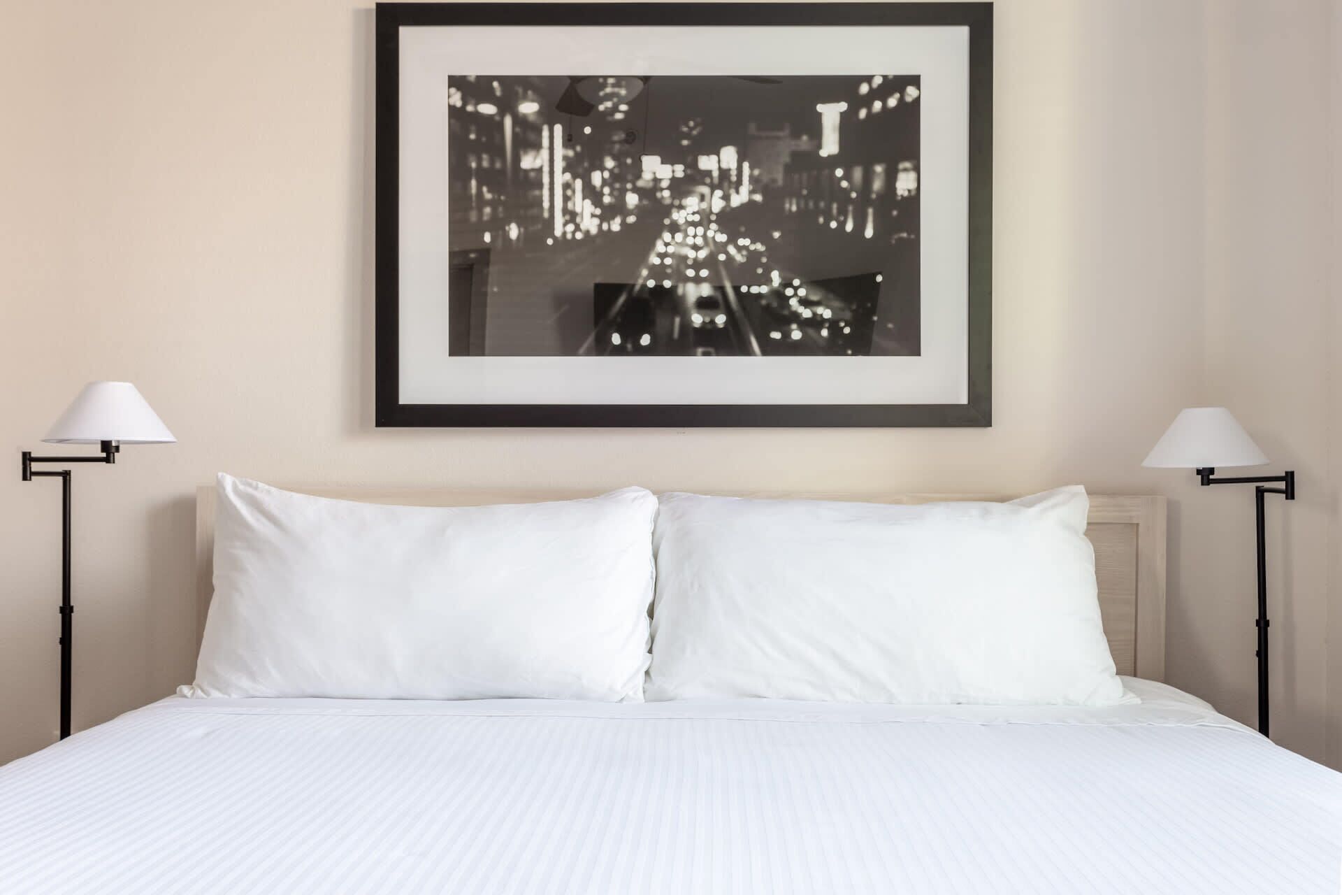 Kasa | Studio Near Parkland Memorial | Dallas