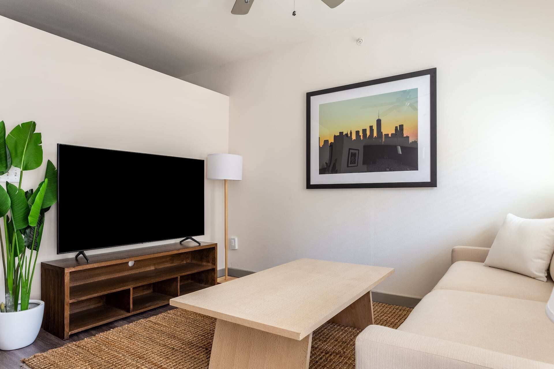 Kasa | Studio Near Parkland Memorial | Dallas