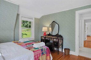 4 bedrooms, iron/ironing board, WiFi, bed sheets - Classic Stockbridge Cottage (Stockbridge)
