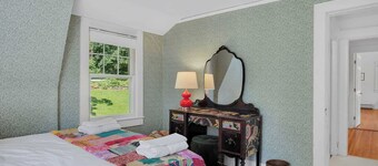 Classic Stockbridge Cottage