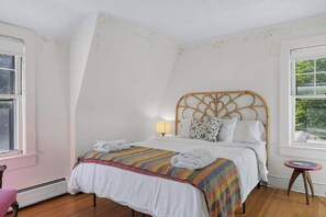 4 bedrooms, iron/ironing board, WiFi, bed sheets - Classic Stockbridge Cottage (Stockbridge)