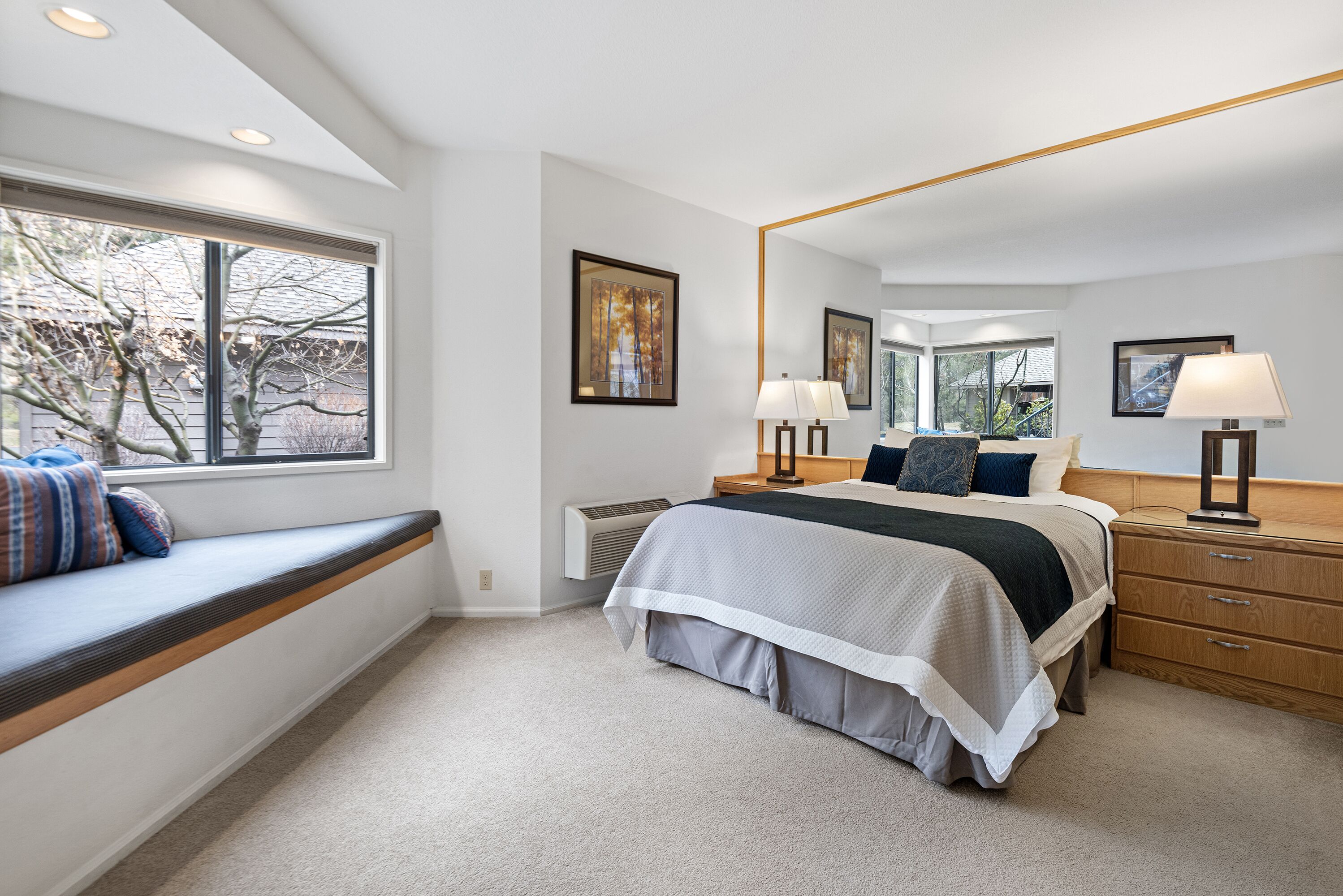 Private, hotel style 1st floor suite in Bend with access to fitness center.