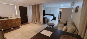 2 slaapkamers, reisbedje, gratis wifi, beddengoed