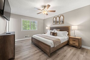 4 多间卧室、熨斗/熨衣板、WiFi、床单