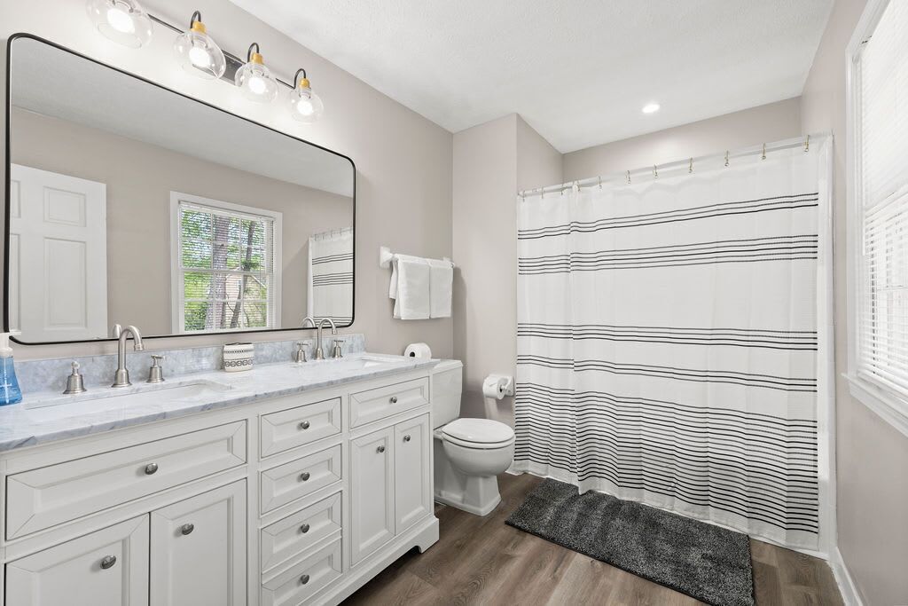 Beautiful Newly-Renovated Home in Indian Hills