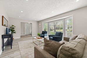 TV, fireplace, offices