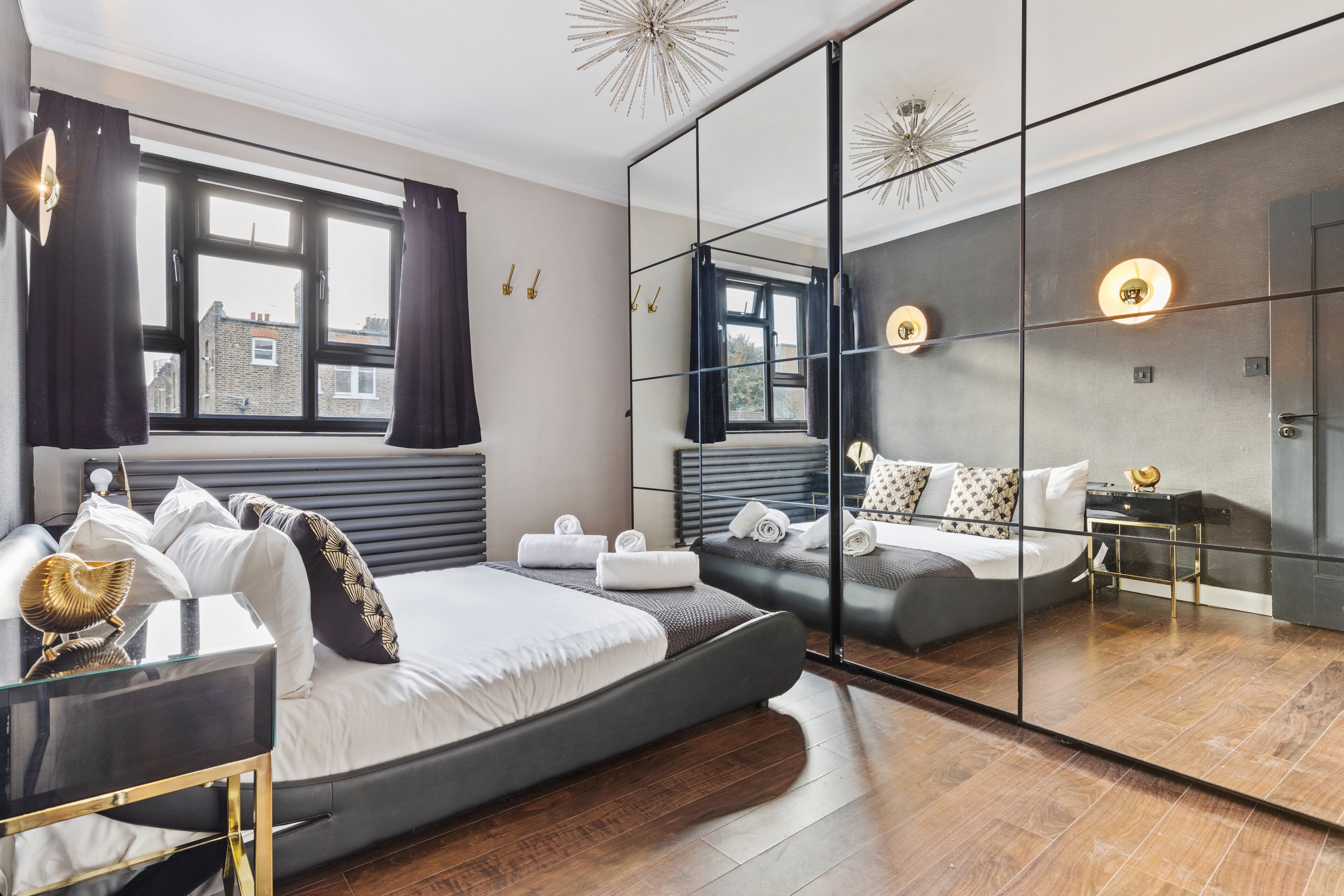 2 多间卧室、办公桌、熨斗/熨衣板、免费 WiFi